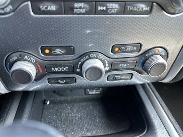Used 2019 White Nissan SL image 19