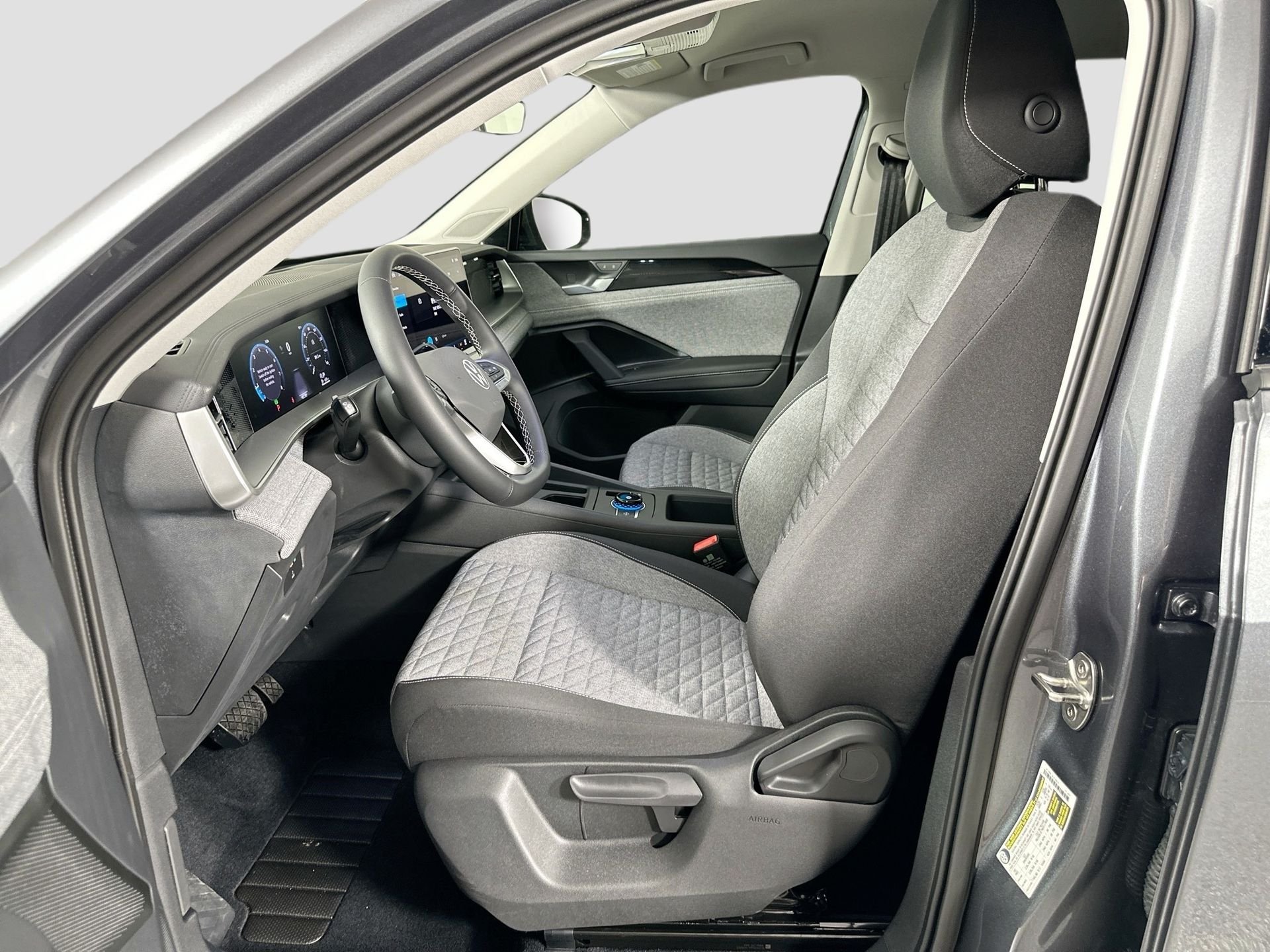 2025 Volkswagen Tiguan S - Photo 19