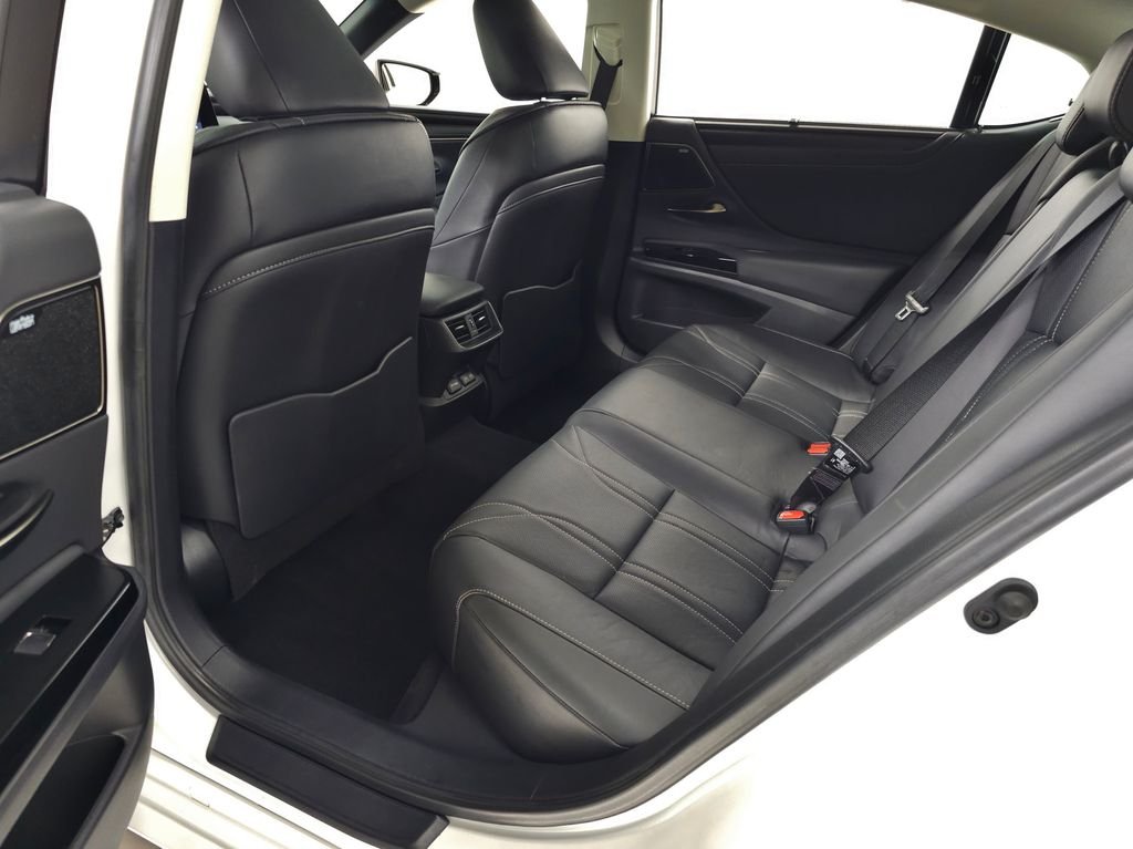 Used 2024 White Pearl Lexus 350 Ultra Luxury image 31
