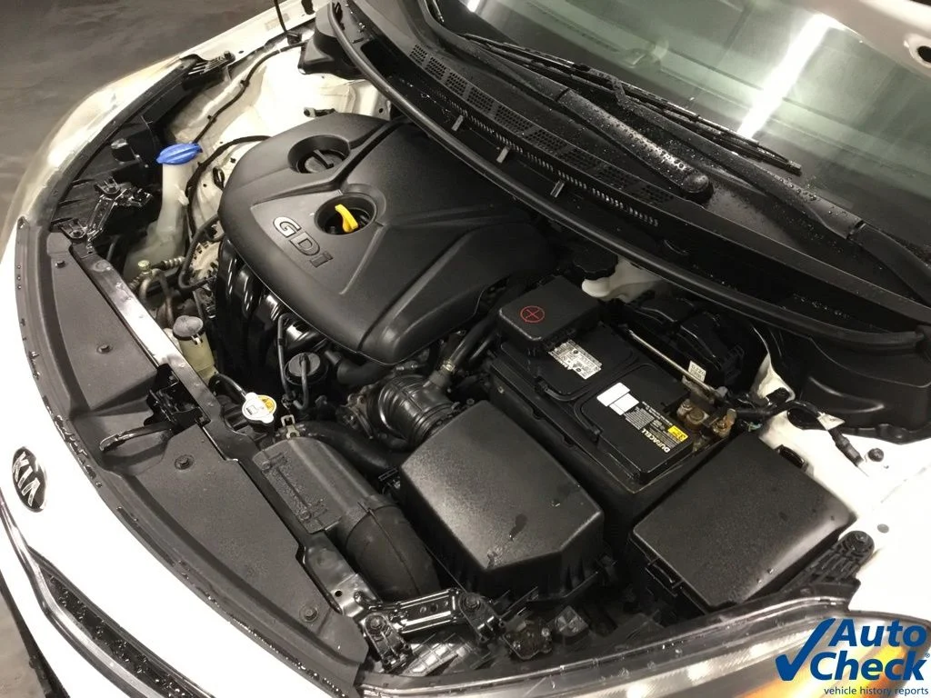 Used 2015 White Kia EX image 32