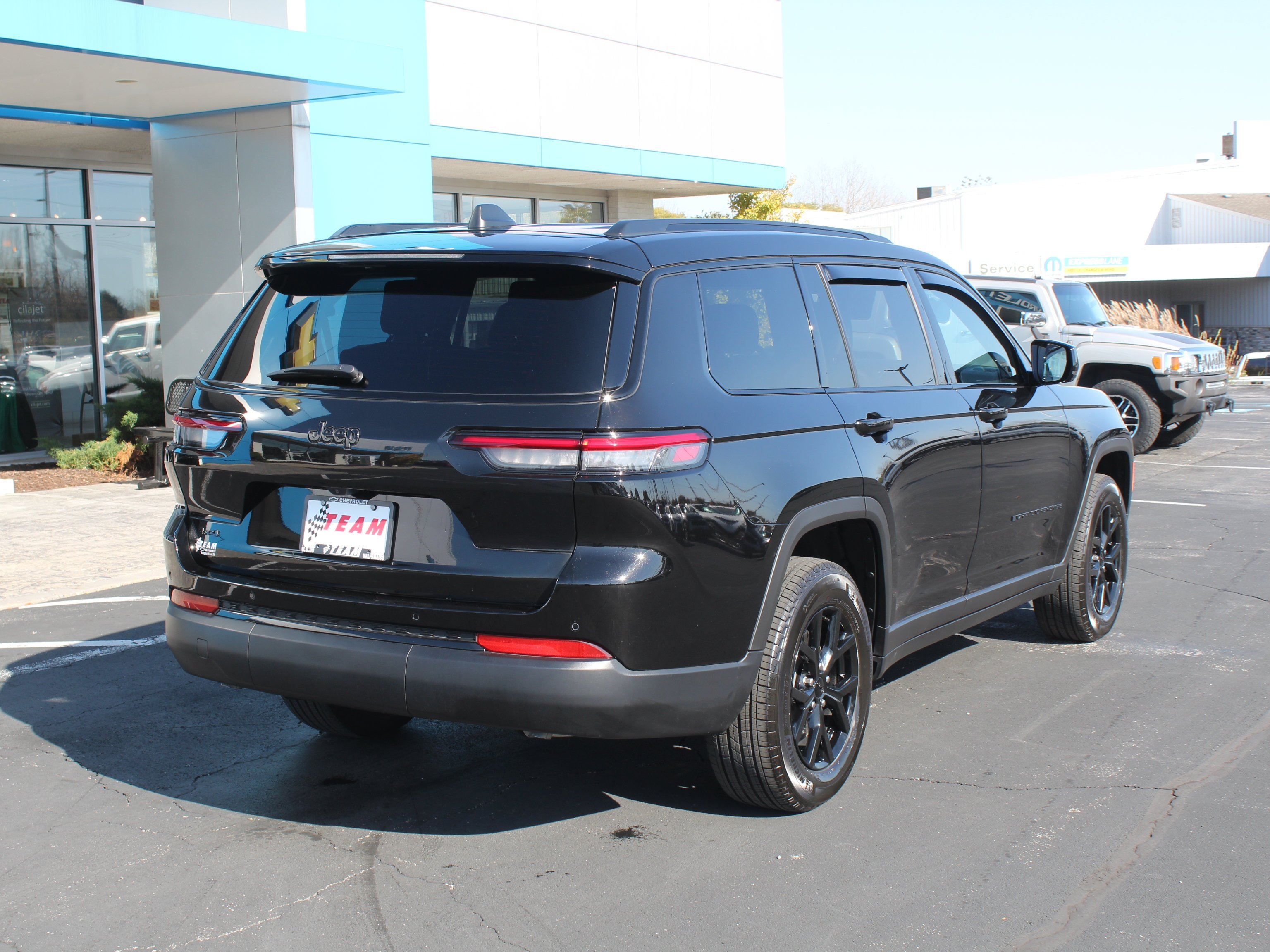 Used 2025 Black Jeep Altitude X image 6