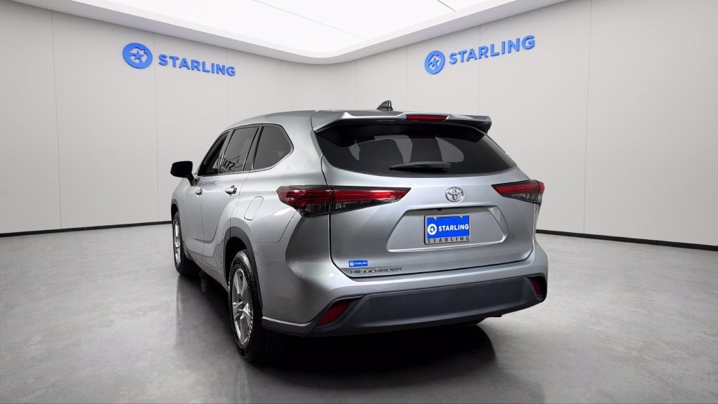Used 2022 Silver Toyota L image 6