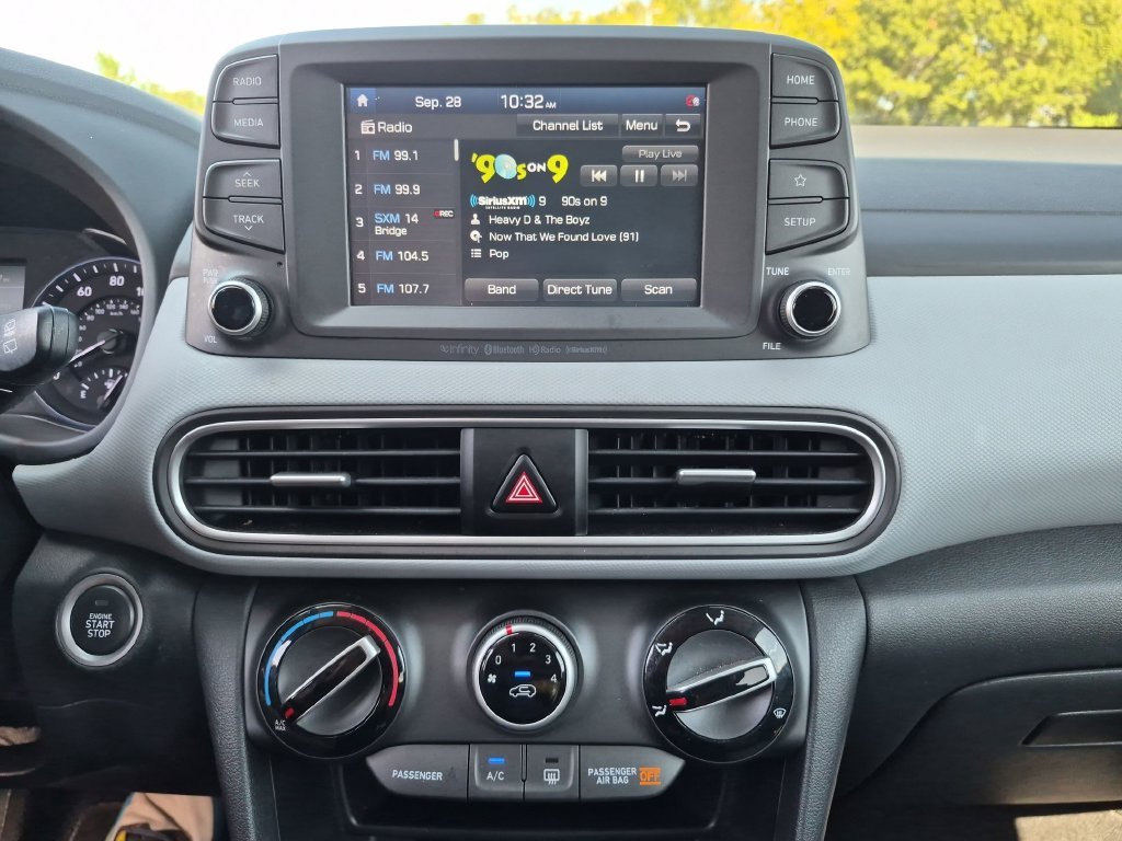Used 2020 White Hyundai SEL Plus image 35