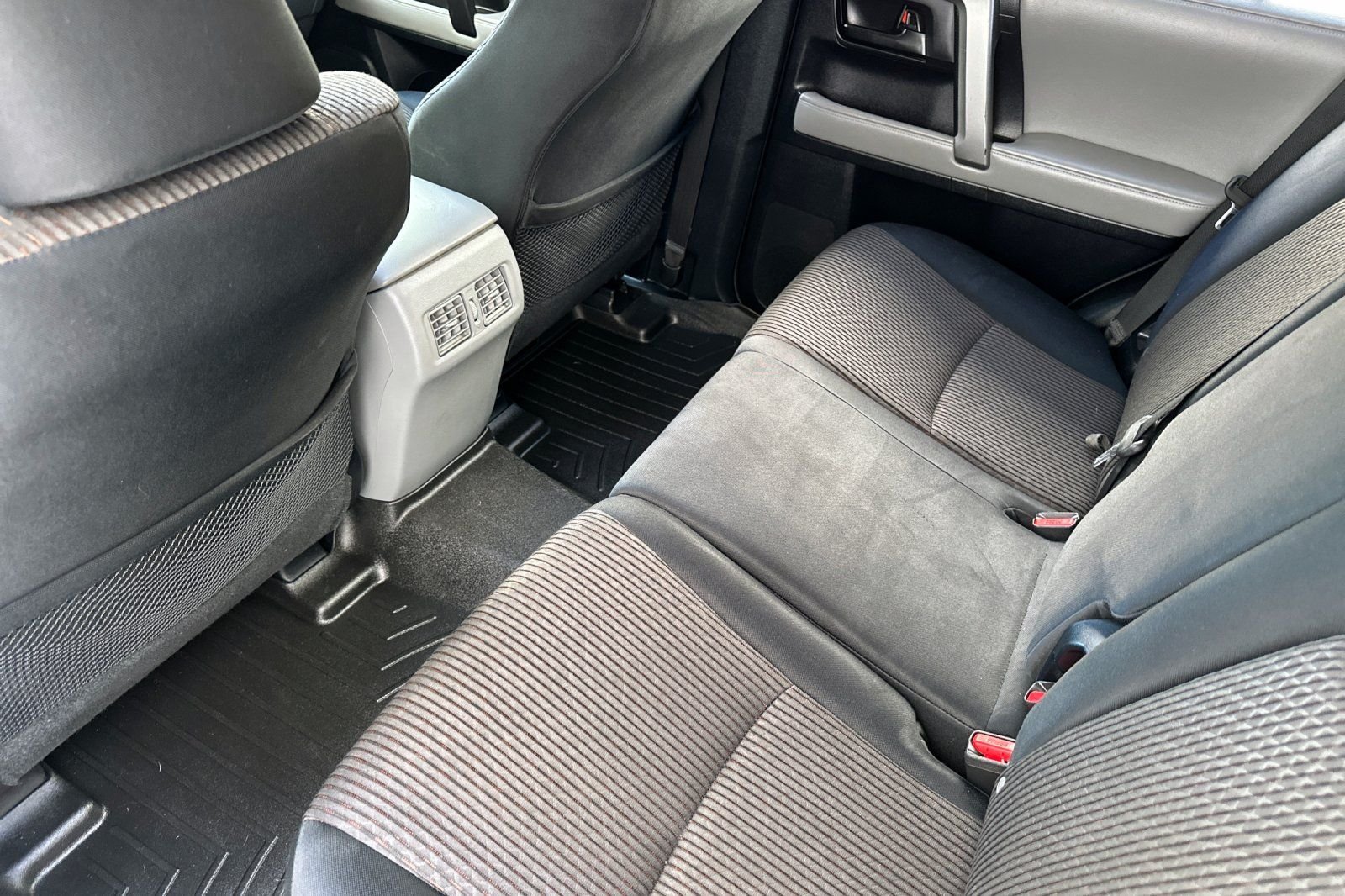 Used 2011 Silver Toyota SR5 image 12