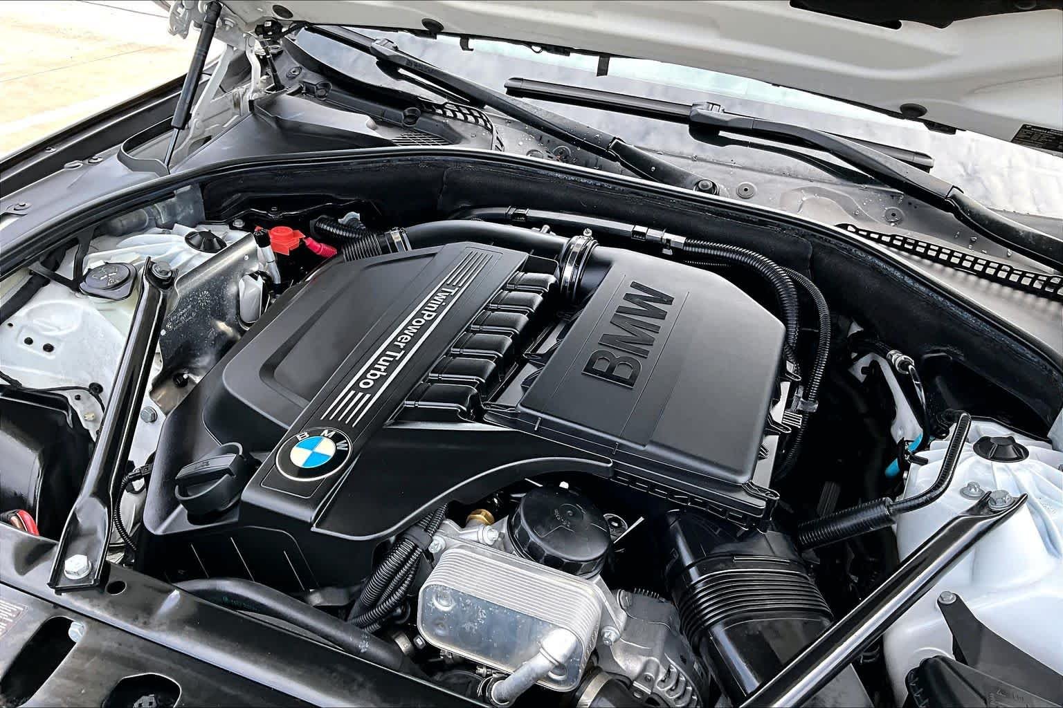 Used 2016 Mineral White Metallic BMW 535i image 32