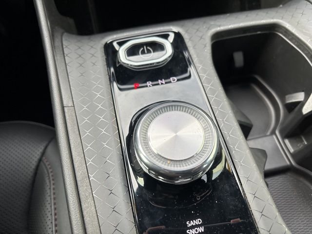 Used 2025 Silver Zynith Clearcoat Jeep Limited image 29