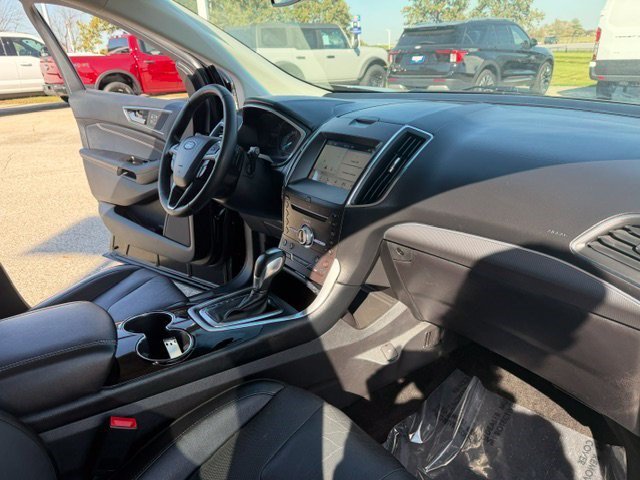 Used 2018 Shadow Black Ford Titanium image 39