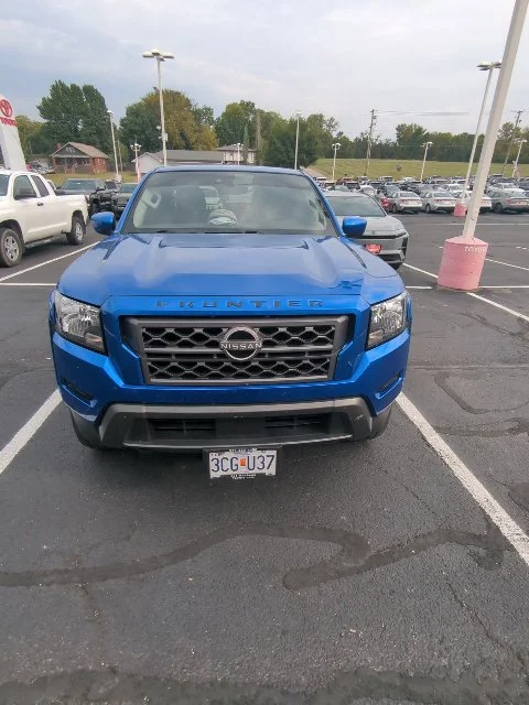 Used 2024 Blue Nissan SV image 4