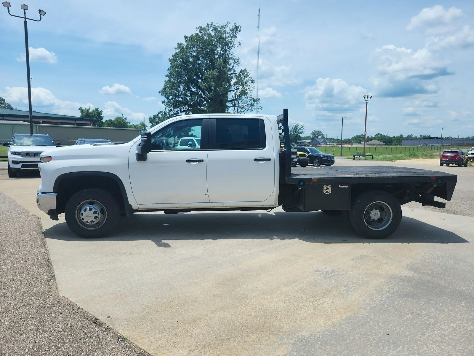 Used 2024 White Chevrolet Work Truck image 4