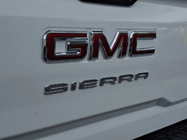 New 2026 Summit White GMC Pro image 21