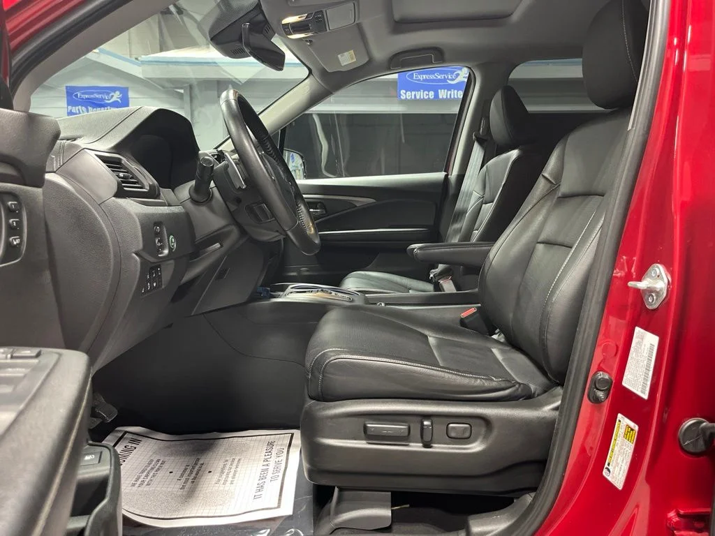 Certified Used 2022 Radiant Red Metallic II Honda RTL-E image 13