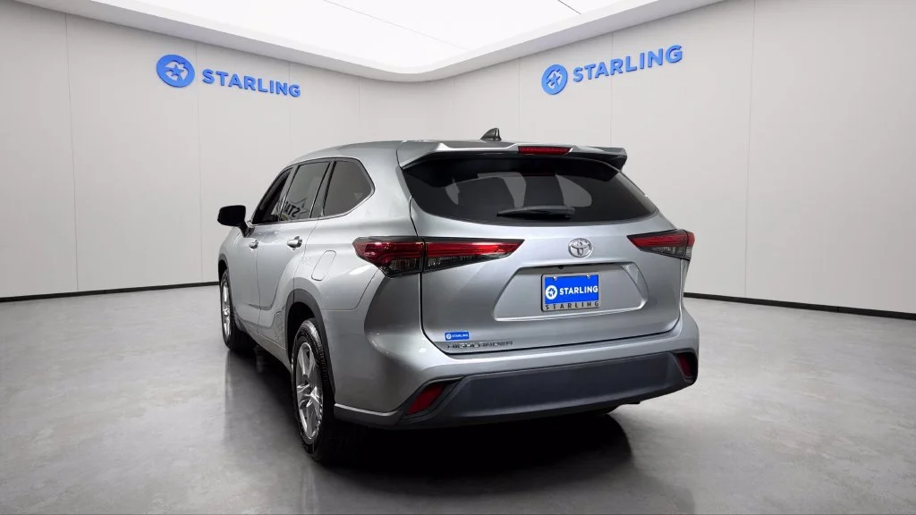 Used 2022 Silver Toyota L image 6