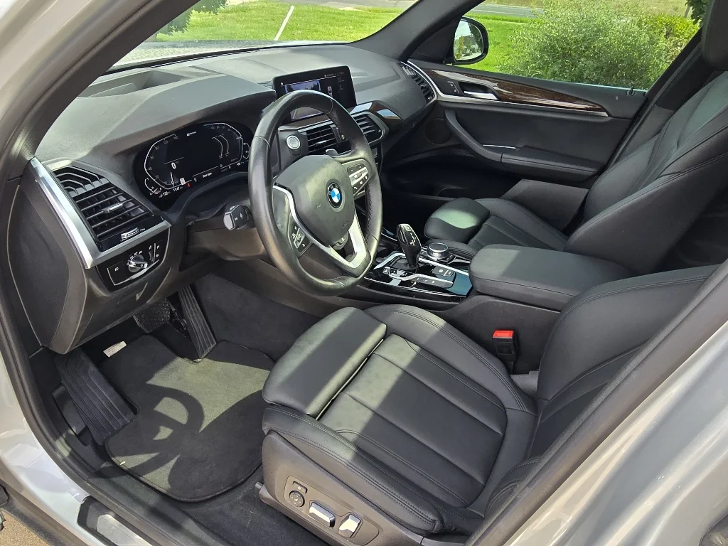 Used 2021 Glacier Silver Metallic BMW xDrive30e image 26