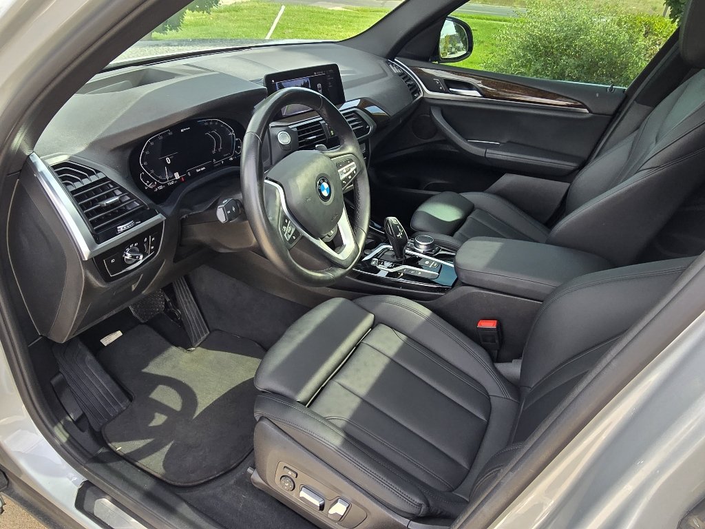 Used 2021 Glacier Silver Metallic BMW xDrive30e image 25
