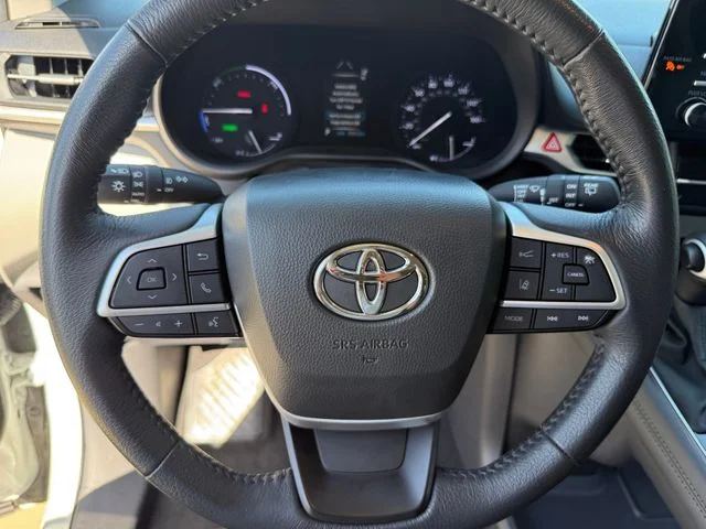 Certified Used 2024 WIND CHILL PEARL Toyota XLE image 18