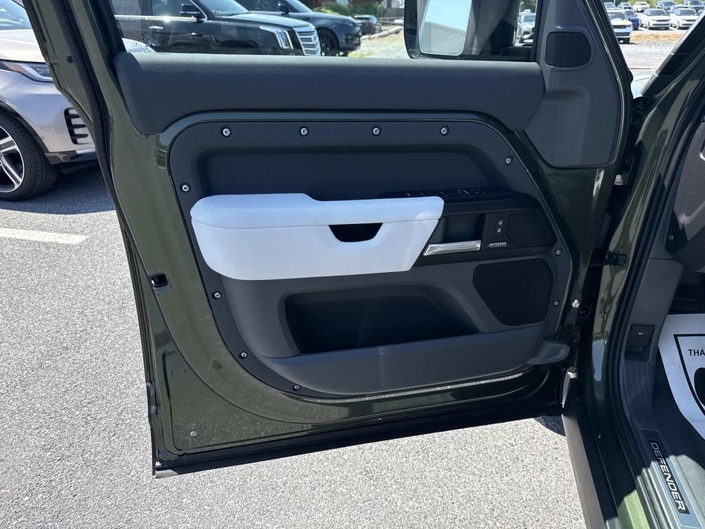 New 2026 Woolstone Green Land Rover X image 19
