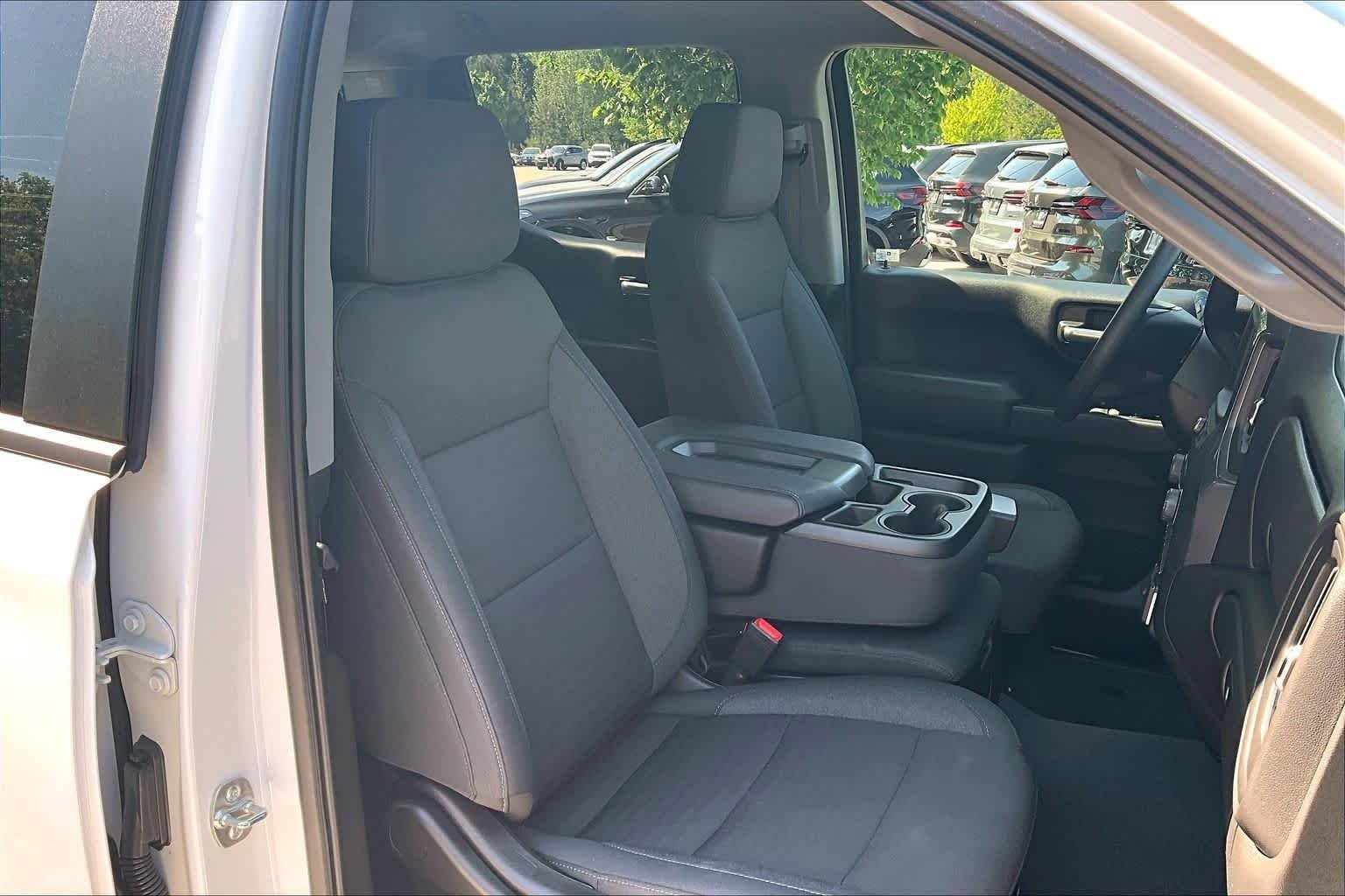 2025 Chevrolet Silverado 1500 Custom - Photo 8