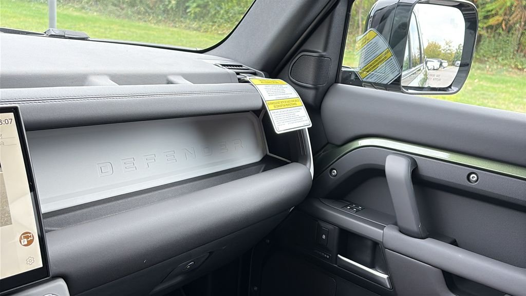 New 2026 Woolstone Green LAND ROVER S image 22