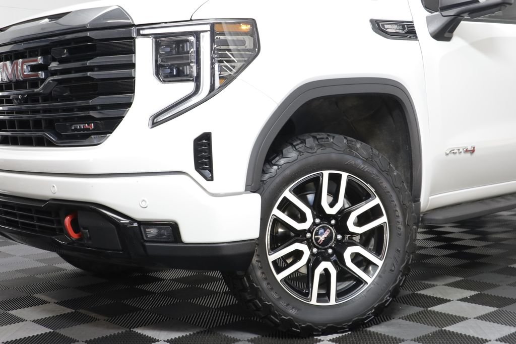 Used 2023 White GMC AT4 image 3