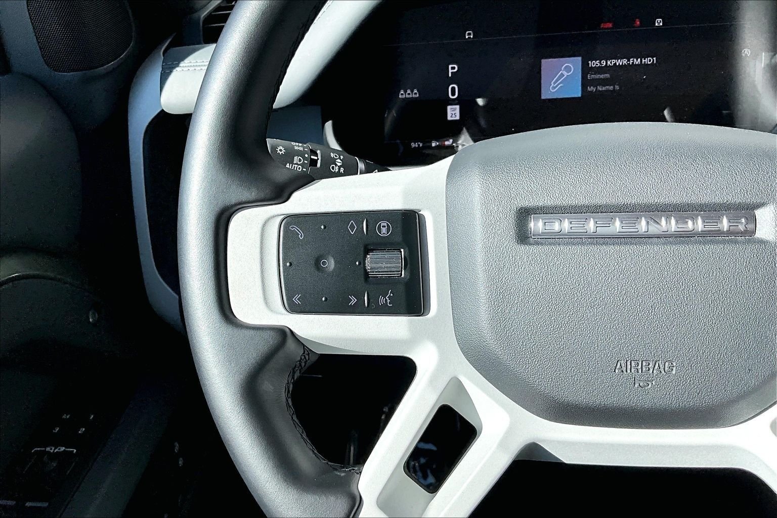 Used 2025 Green Land Rover X-Dynamic SE image 18