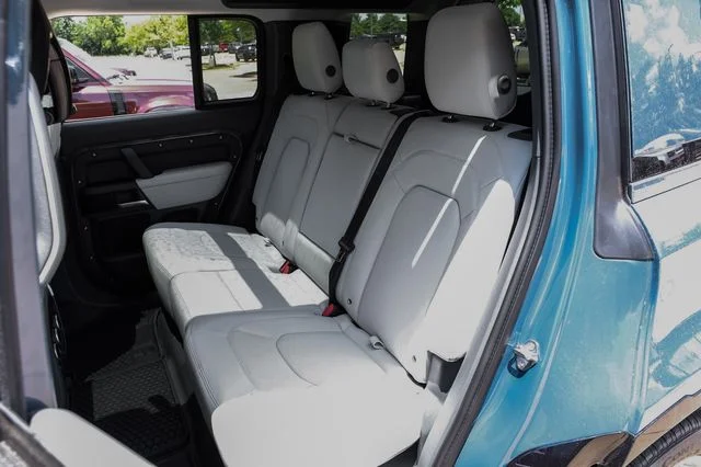 New 2026 Tasman Blue Land Rover X-Dynamic SE image 49
