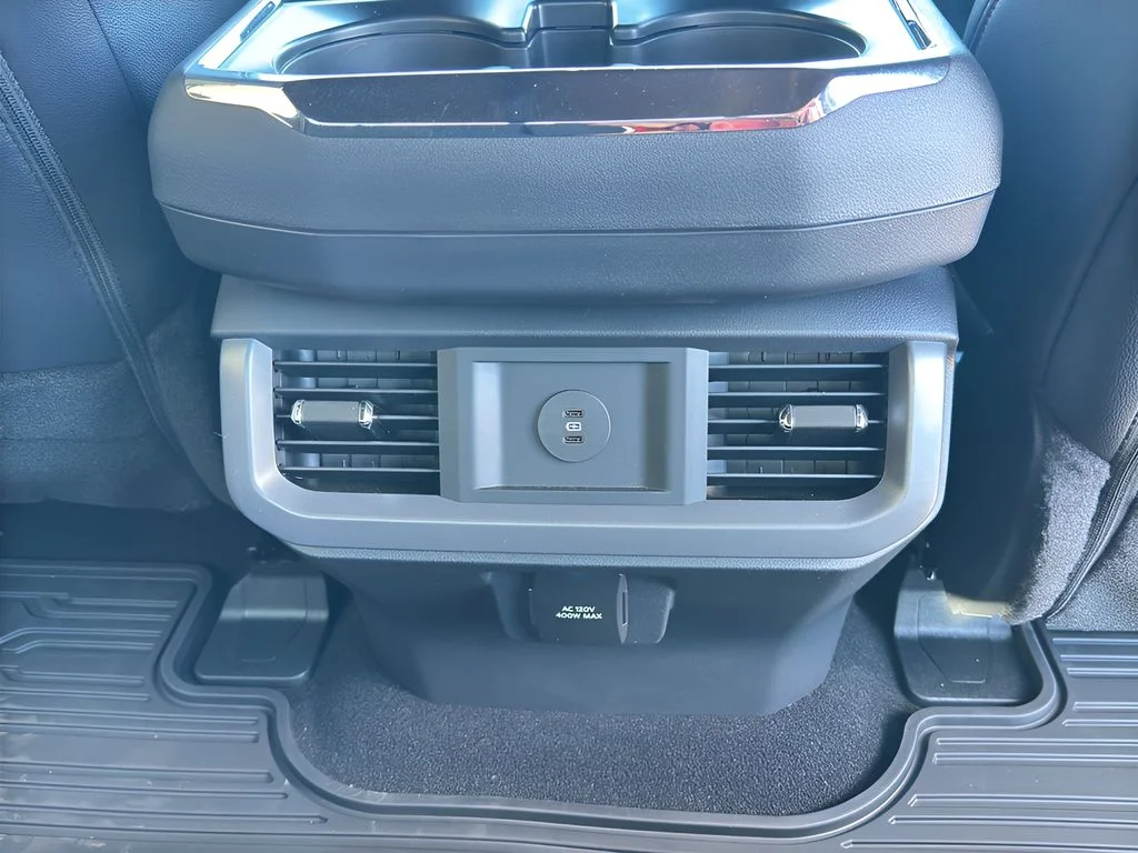 New 2025 Carbonized Gray Metallic Ford LARIAT image 37