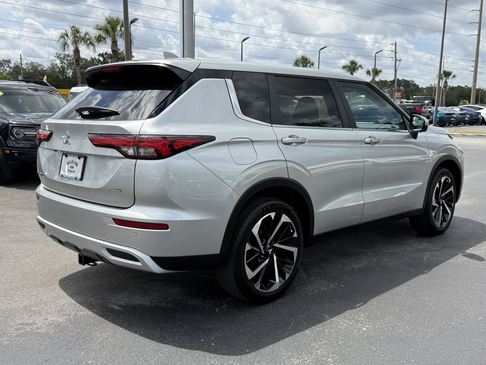 Used 2024 Alloy Silver Metallic Mitsubishi SE image 4