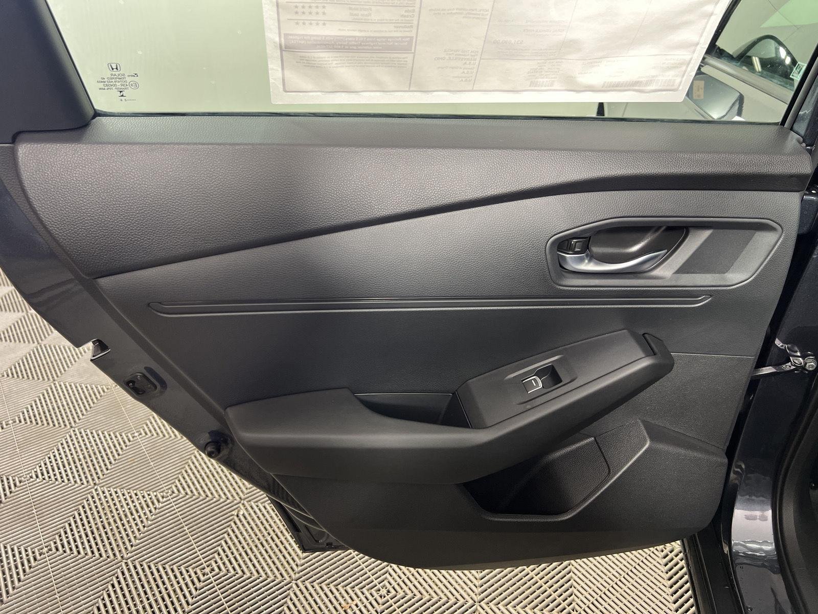 New 2026 Solar Silver Metallic Honda SE image 23