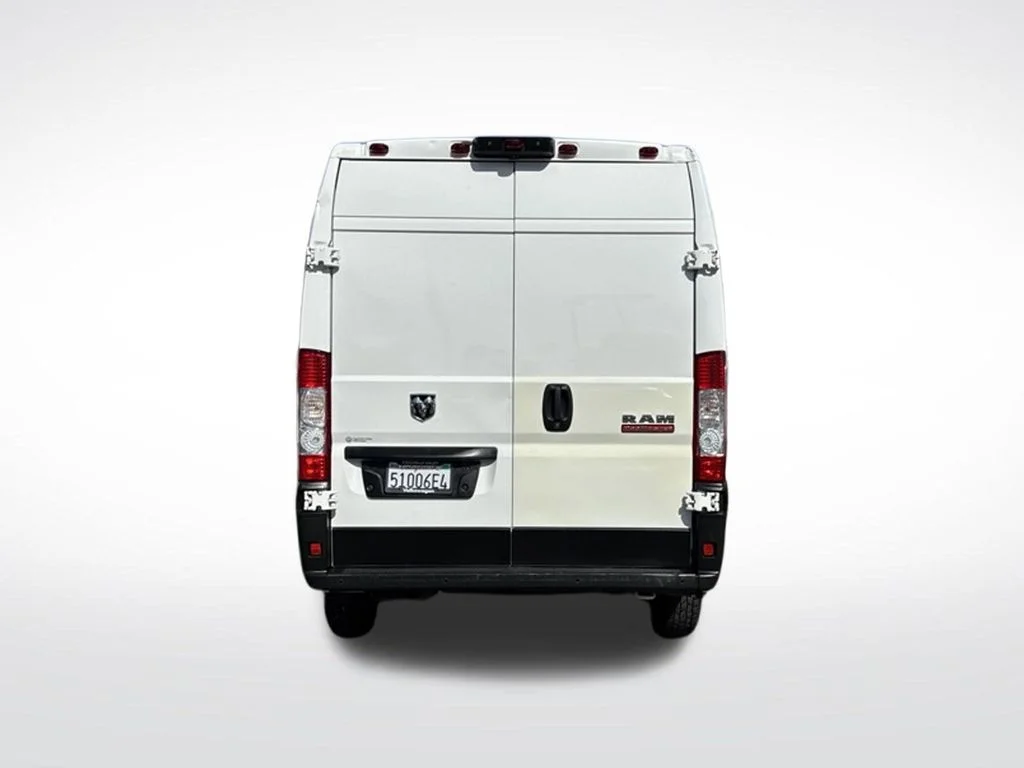 Used 2022 White Ram High Roof image 3