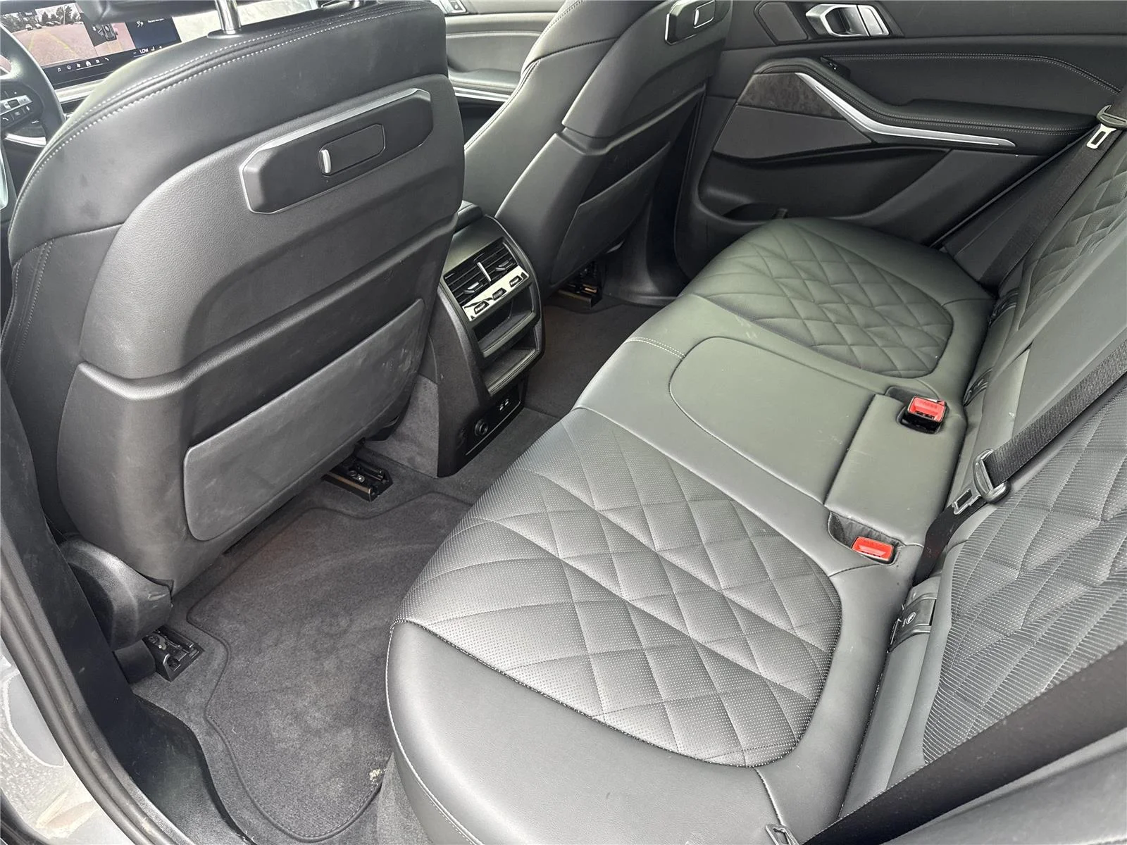 Used 2026 Skyscraper Grey Metallic BMW sDrive40i image 30