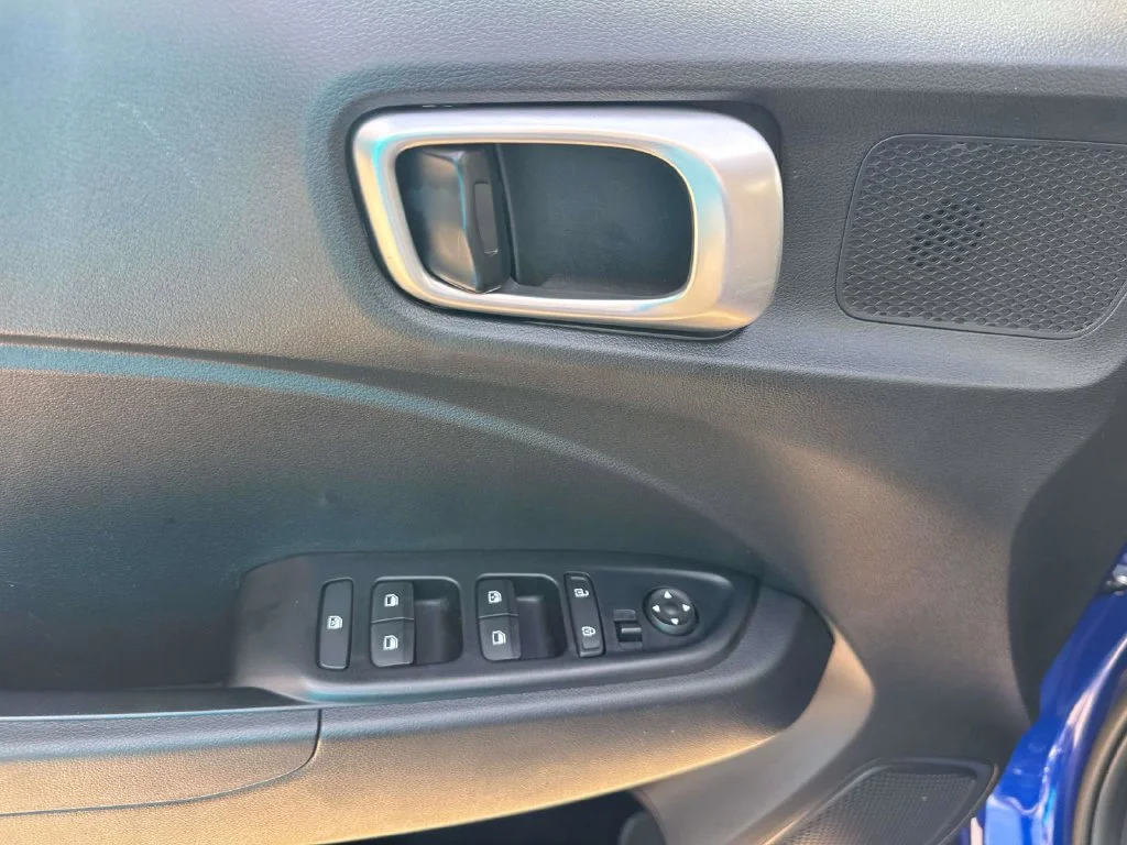 Used 2025 Blue Hyundai SEL image 39