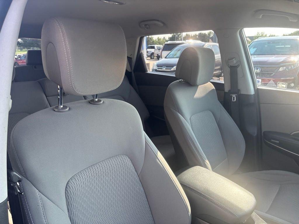 Used 2016 Iron Frost Hyundai SE image 25