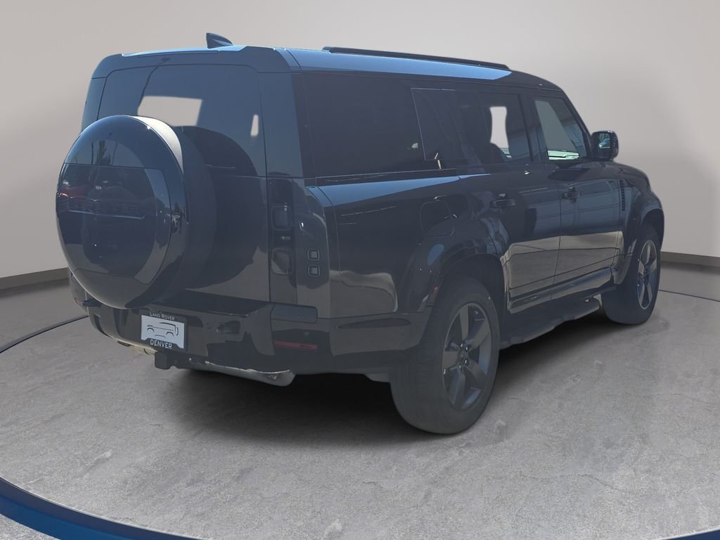 New 2026 Carpathian Grey Land Rover X-Dynamic SE image 5
