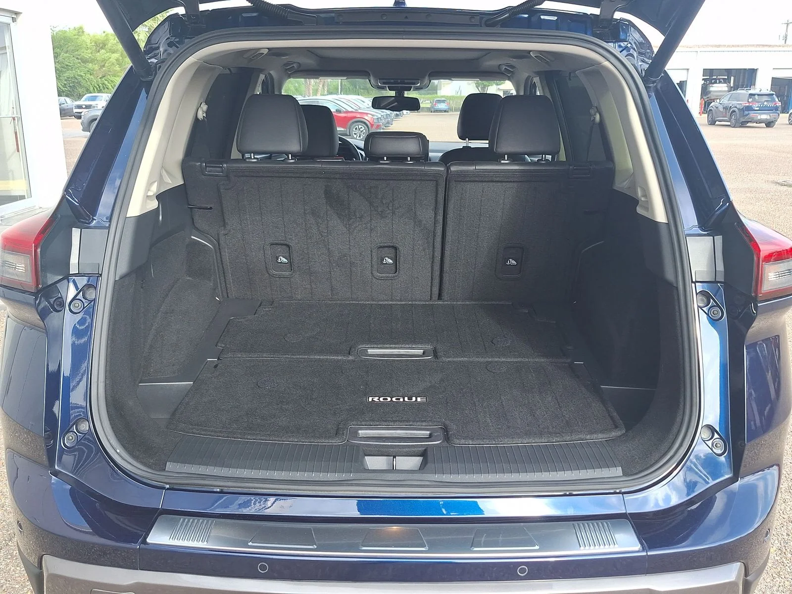 Used 2024 Blue Nissan SL image 24