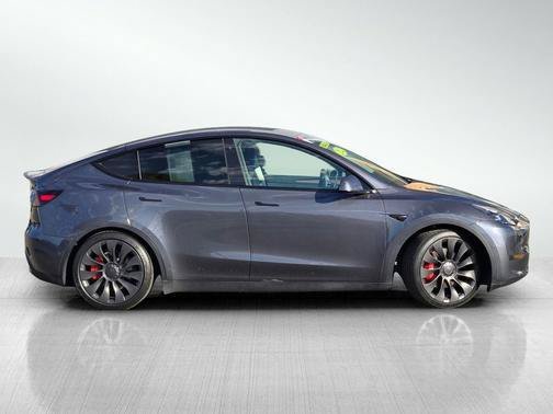 Used 2022  Tesla Performance image 3