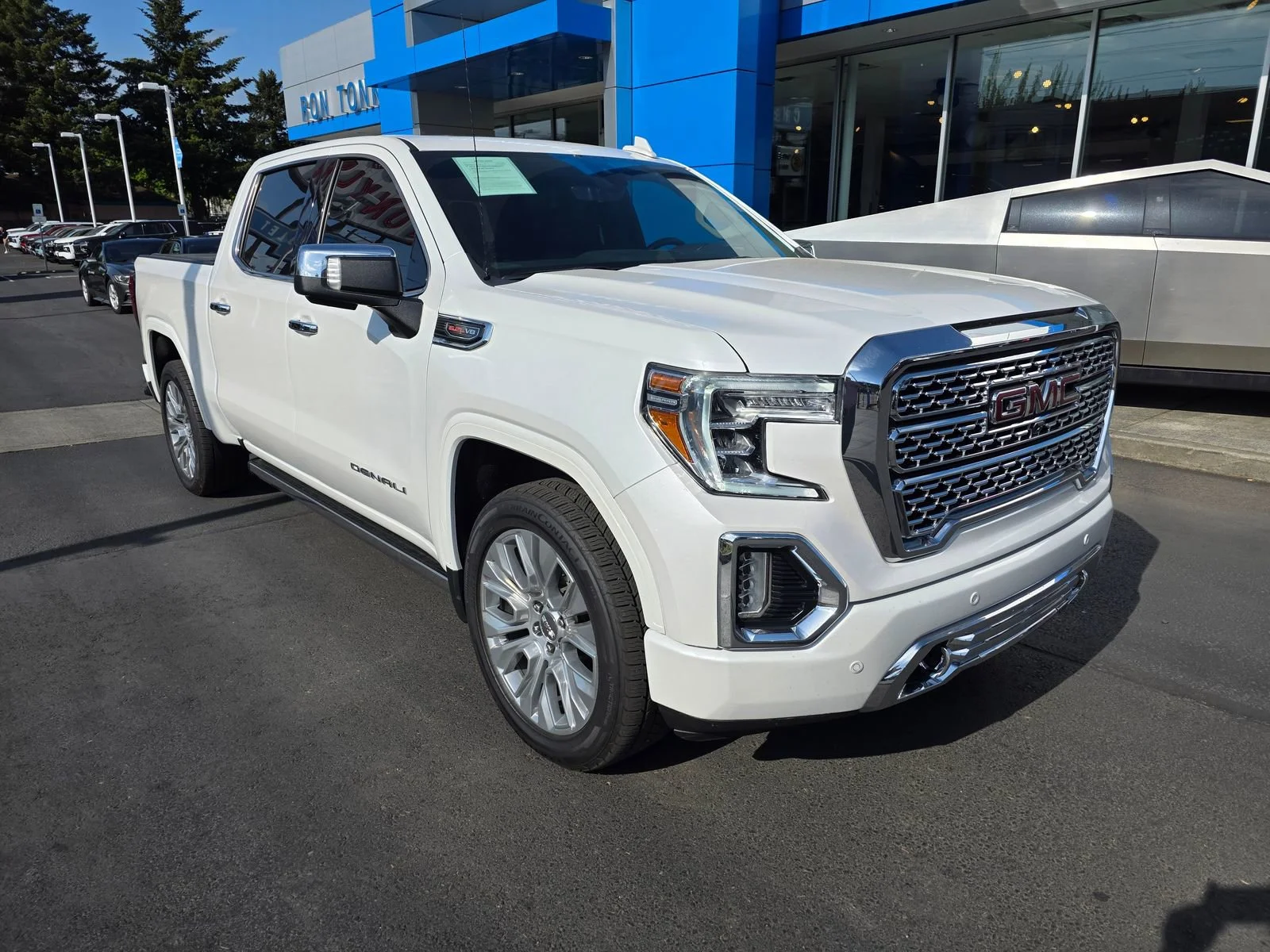 2021 GMC Sierra 4WD Crew Cab Short Box Denali's photo