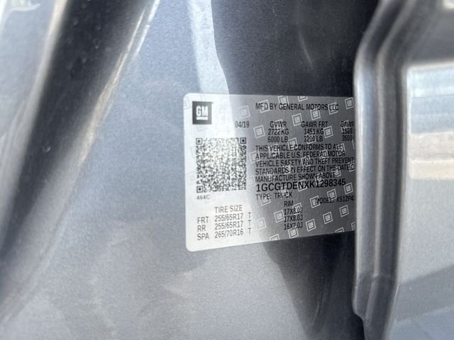 Used 2019 Gray Chevrolet Z71 image 30
