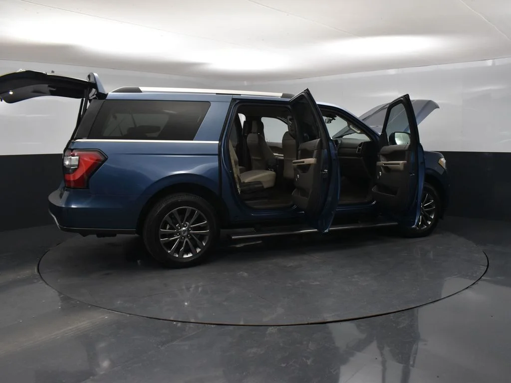 Used 2020 Blue Ford Limited image 42