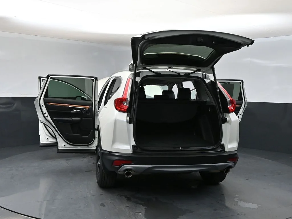 Certified Used 2018 White Honda Touring image 41