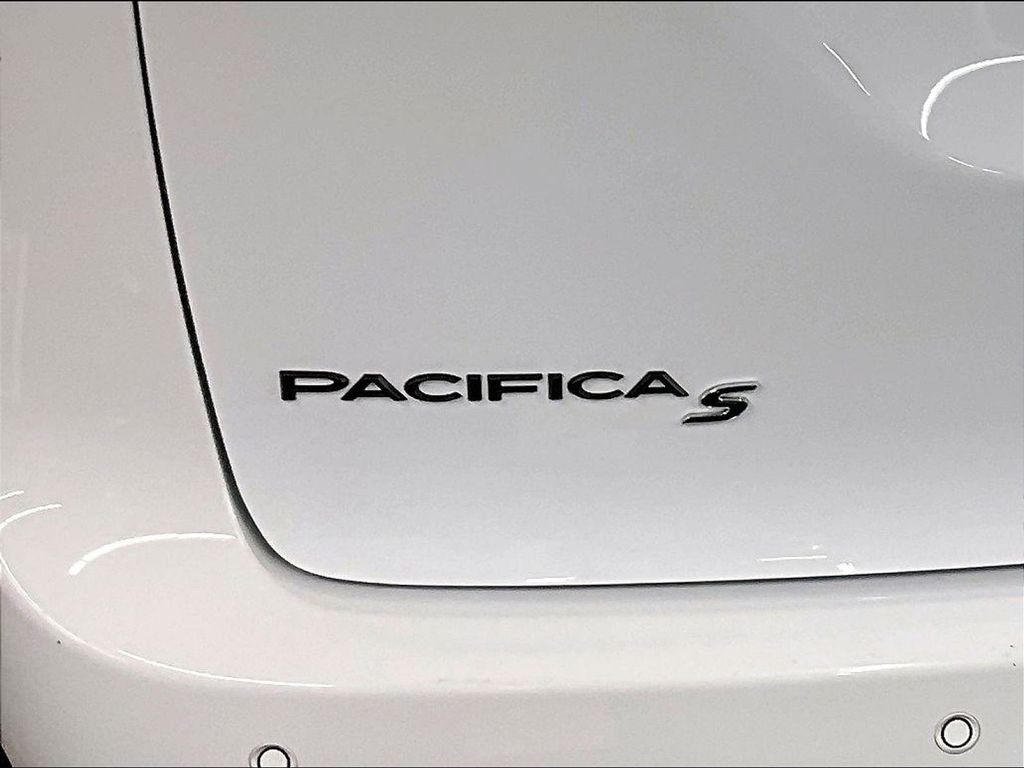Used 2024 White Chrysler Select S Appearance image 27