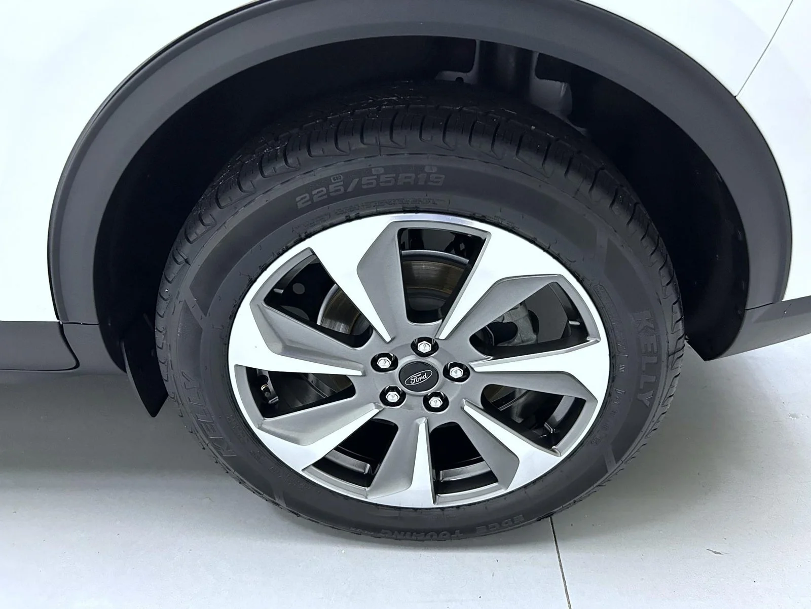 Used 2023 White Ford Platinum image 22