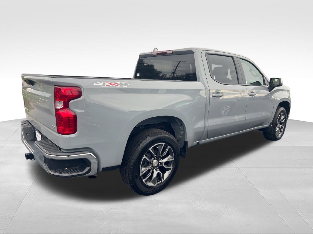 Used 2024 Gray Chevrolet LT image 5