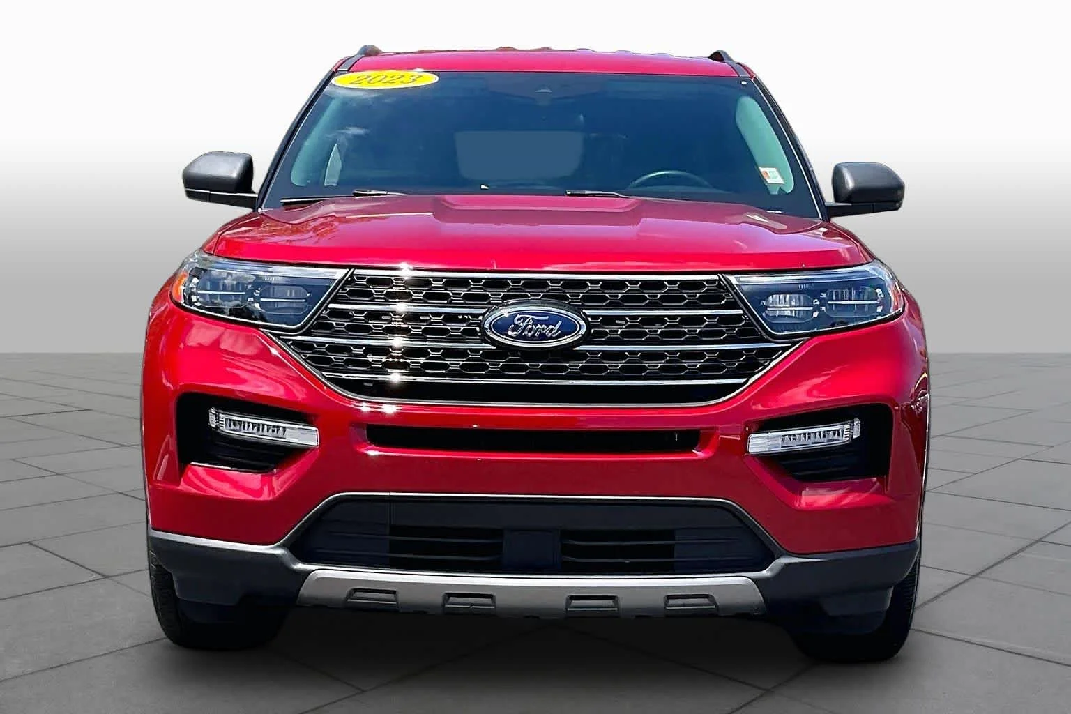 Used 2023 Rapid Red Metallic Tinted Clearcoat Ford XLT image 6