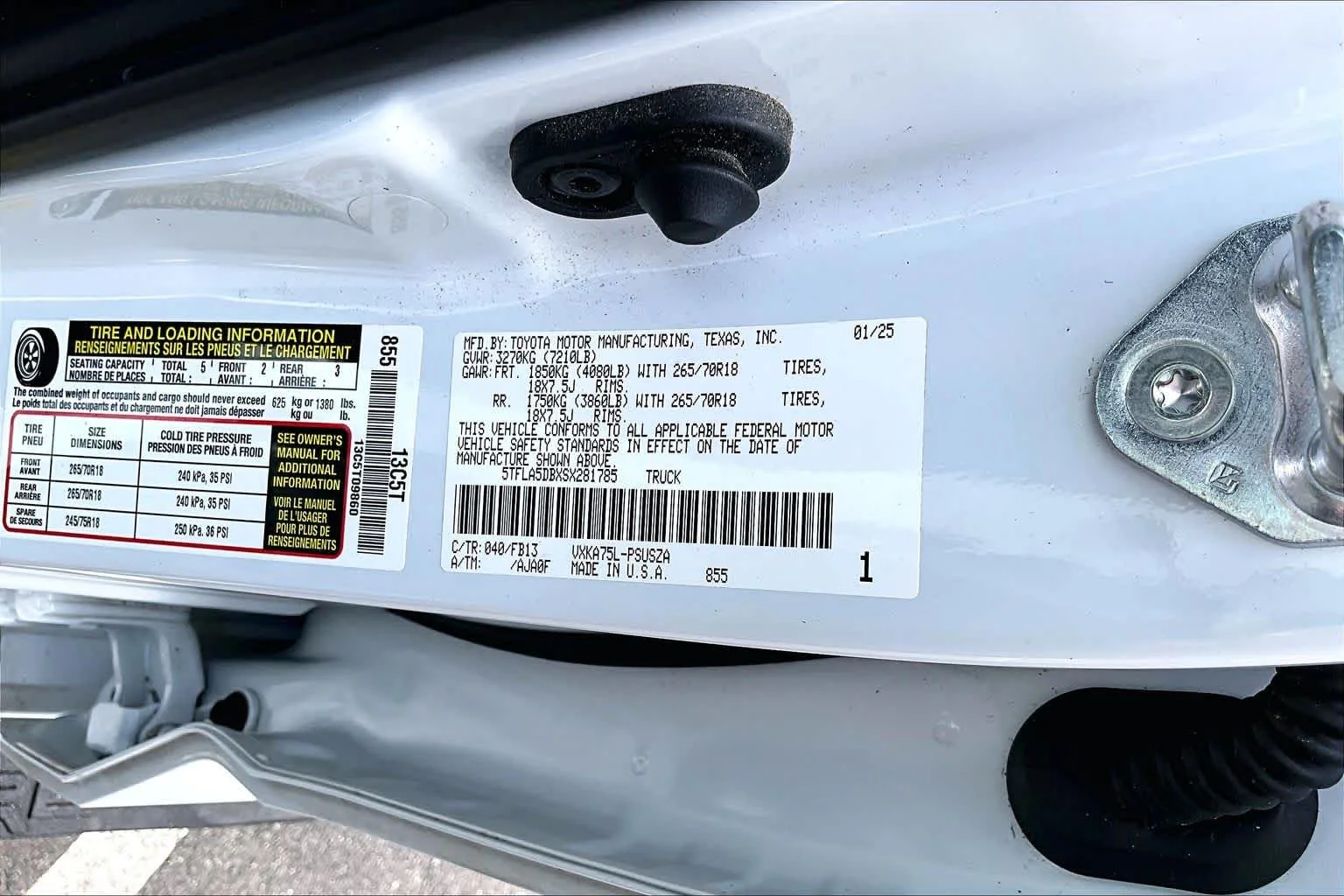 Used 2025 Ice Cap Toyota SR5 image 33