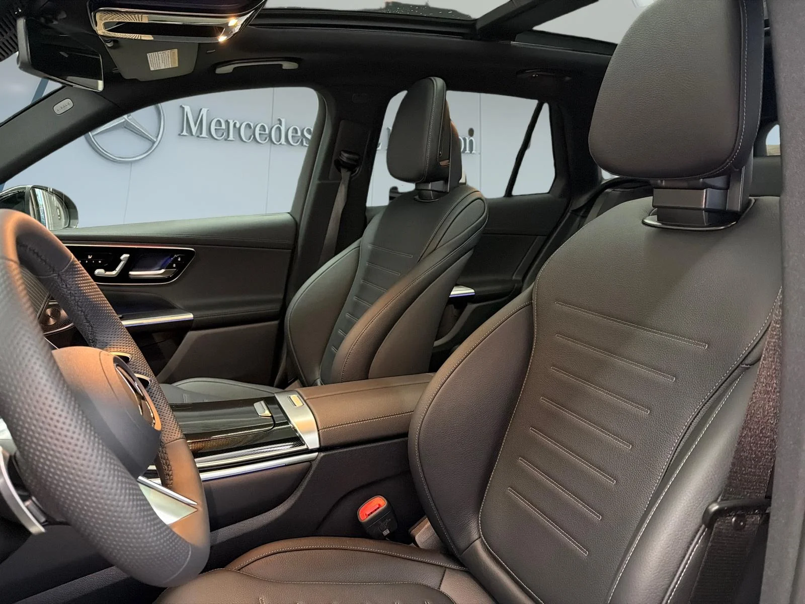 New 2026 White Mercedes-Benz 300 4matic Suv image 4