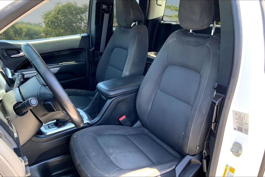Used 2022 White Chevrolet LT image 17