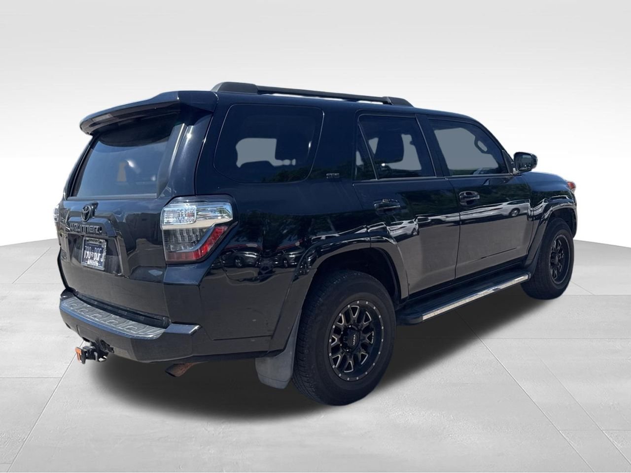 Used 2016 Black Toyota SR5 image 4