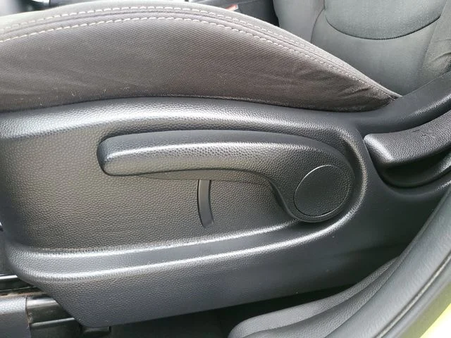 Used 2018 Green Kia Base image 17