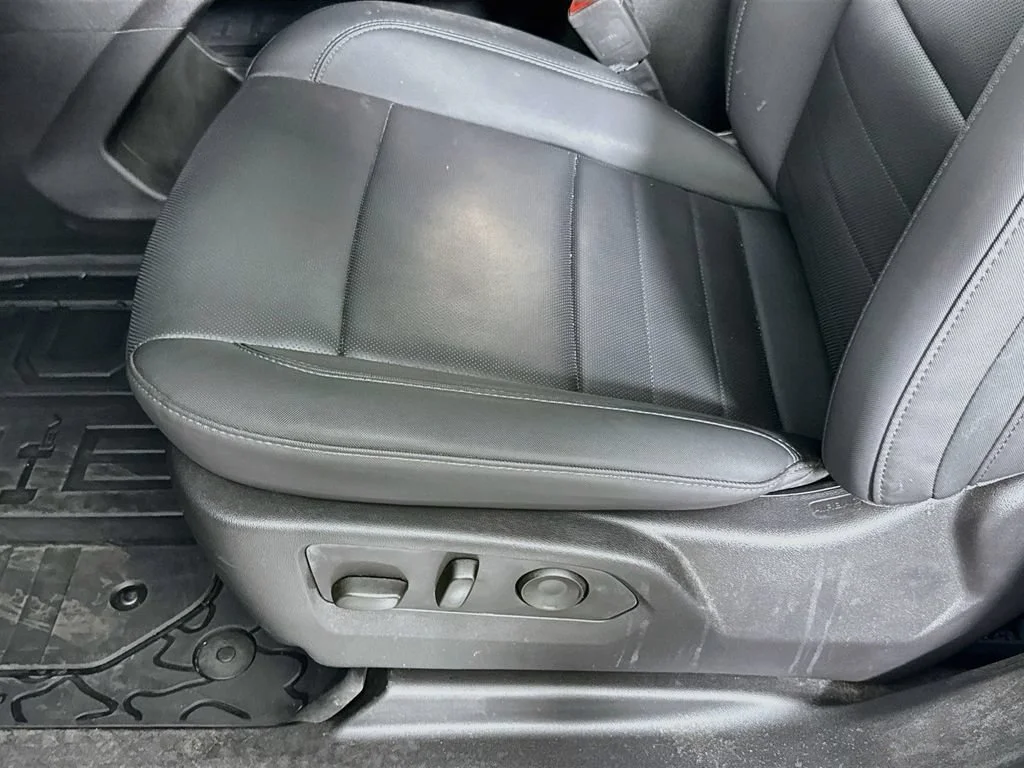 Used 2023 INTERSTELLAR WHITE GMC 3X image 20