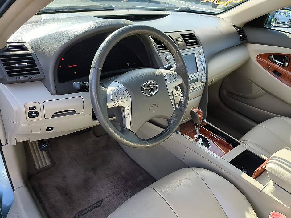 Used 2011 Aloe Green Metallic Toyota XLE image 17